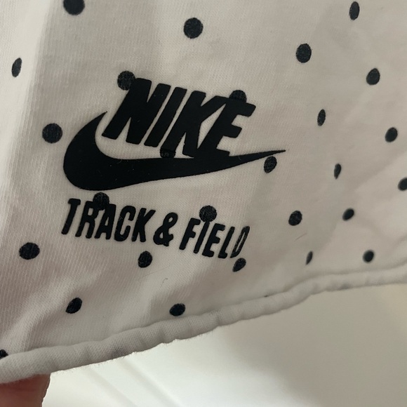 Nike Track and Field loose training shirt. Sports-bra cover up. - Picture 2 of 4